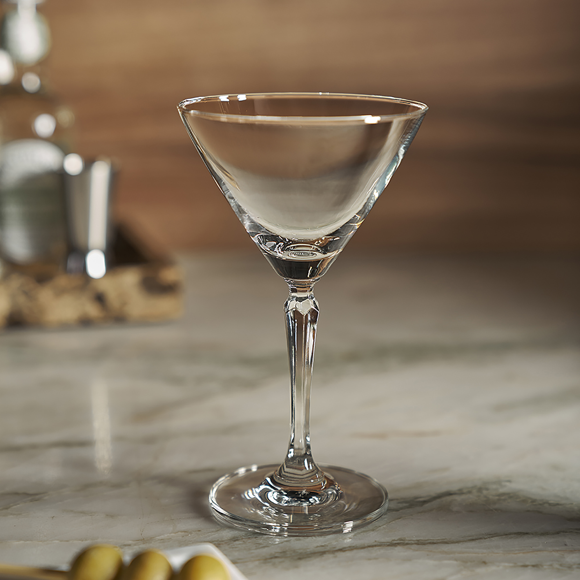Connexion crystal cocktail glass with classic martini shape and fine rim